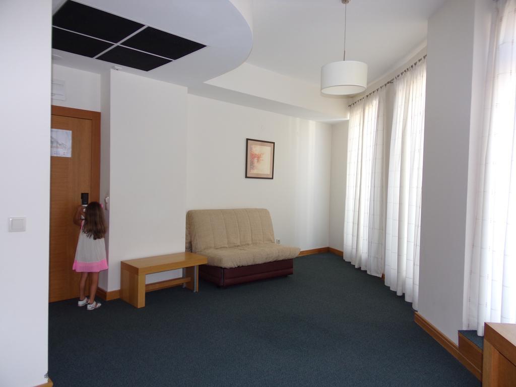 Universal Hotel Dupnica Kültér fotó